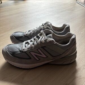 New Balance 990 v5